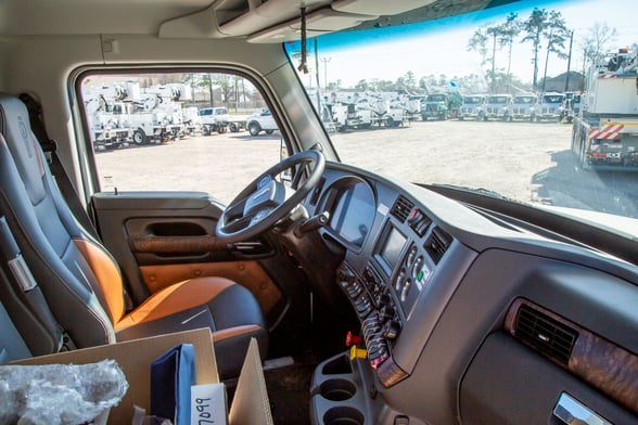 New Manitex 40124SHL on New Kenworth T880