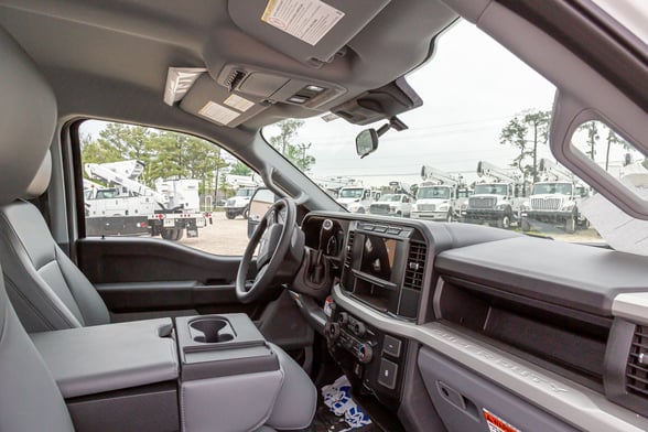New Versalift VST-40-I on New Ford F-550