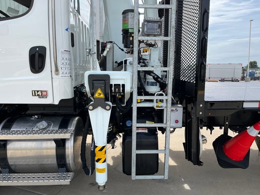 New Cormach 30000 WB66 on New Freightliner 114SD+