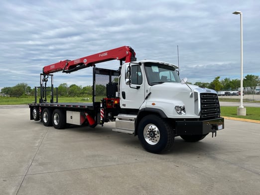 New Fassi F425SE.04 on New Freightliner 114SD+