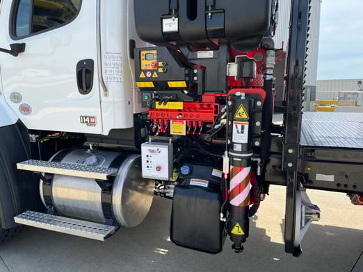 New Fassi F425SE.04 on New Freightliner 114SD+