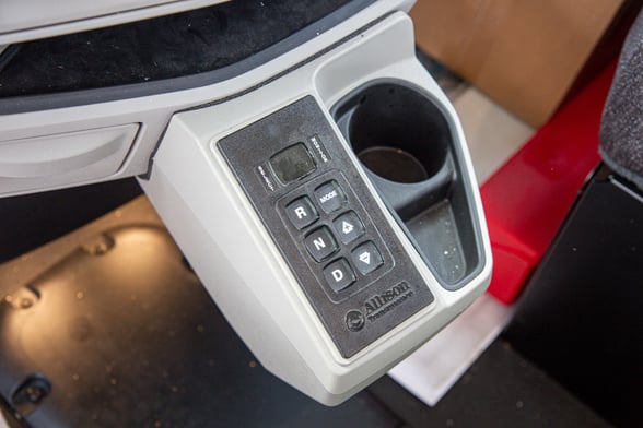 New National NBT60XL on New Peterbilt 567