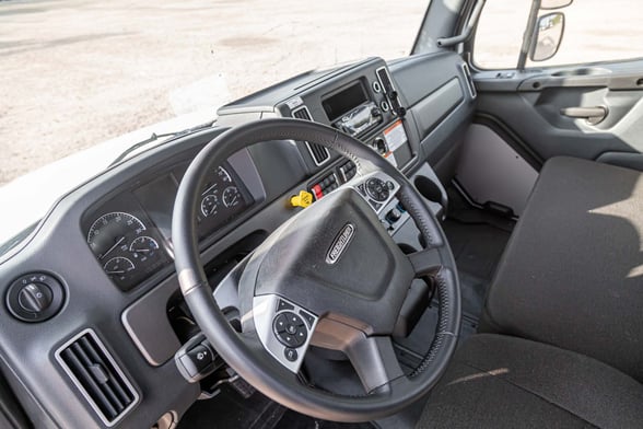 New Elliott L65R HiReach on New Freightliner M2 106 Plus