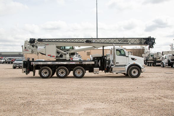New National NBT60XL on New Peterbilt 567