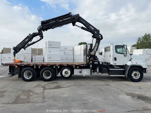 Used 2014 Hiab XS 322E-5 HIPRO 100X-2 on Used 2014 Freightliner 114SD