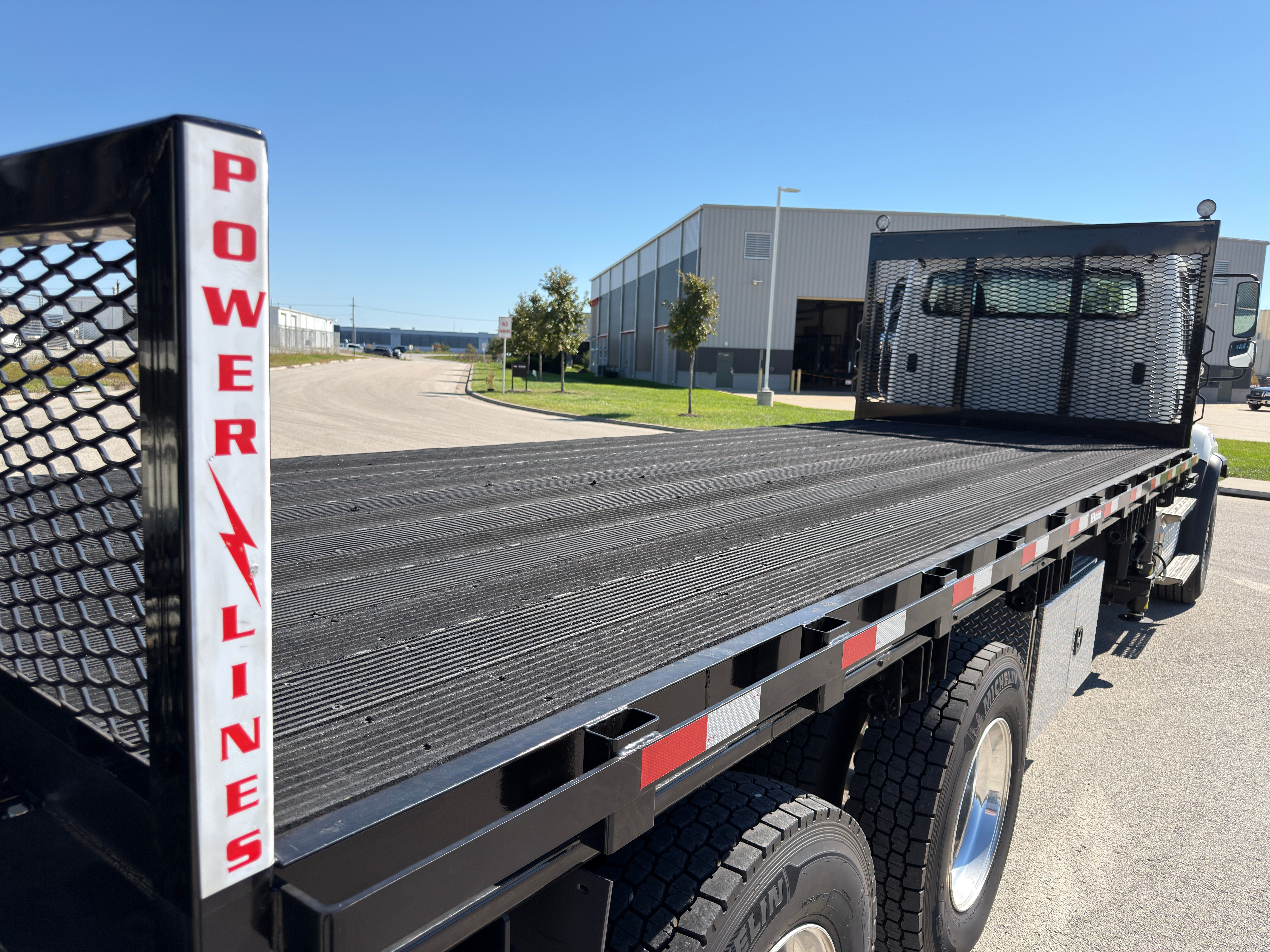 New IMT 40/275 on New Freightliner 114SD Plus