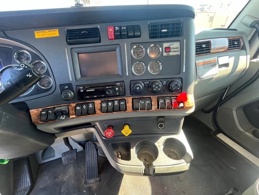 Used 2020 Manitex 40124SHL on Used 2020 Kenworth T880