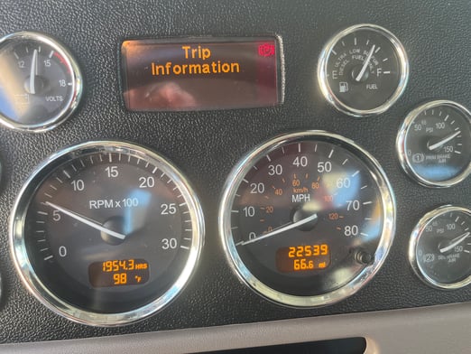 Used 2019 Elliott 45142 on Used 2019 Peterbilt 367
