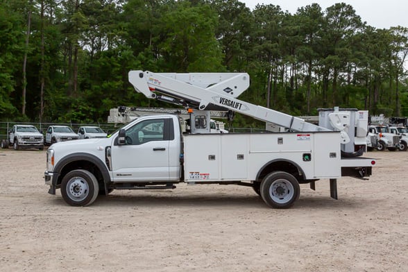 New Versalift VST-40-I on New Ford F-550