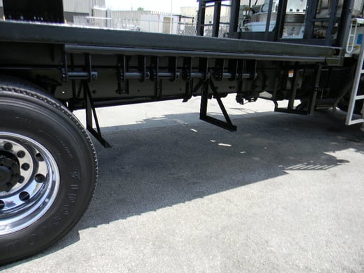 Used 2014 Cormach 30000 WB45 on Used 2015 Freightliner 114SD