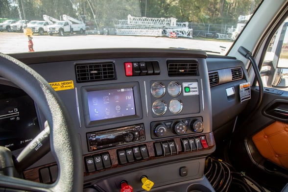 New Manitex 40124SHL on New Kenworth T880