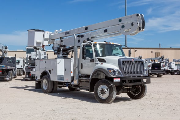 New Versalift VN-555-MHI on New International HV507