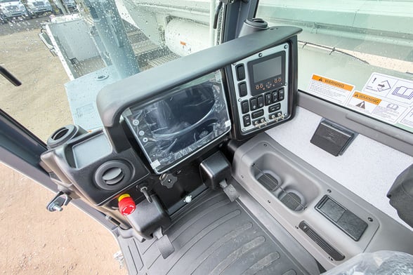 New Tadano AC 5.130-1 on New Tadano Carrier Carrier