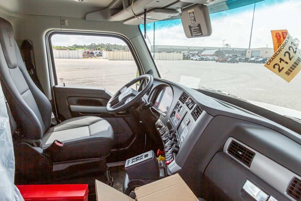 New National 14127A on New Kenworth T880