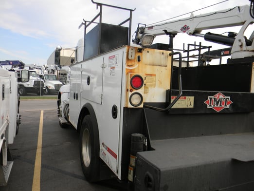 Used 2018 IMT 10000-30 Dominator III 11' service body on Used 2018 Kenworth T370