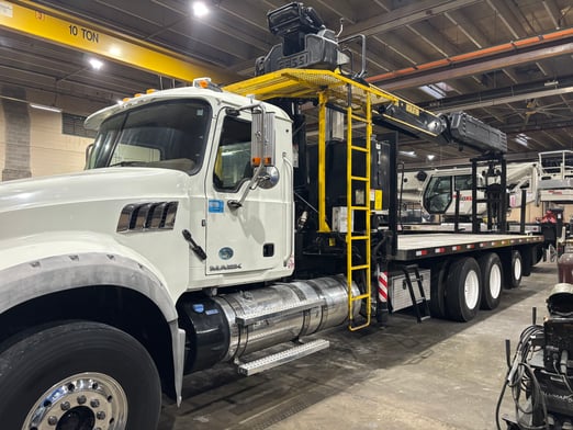 Used 2017 Fassi F360SE.24 on Used 2017 Mack GU713