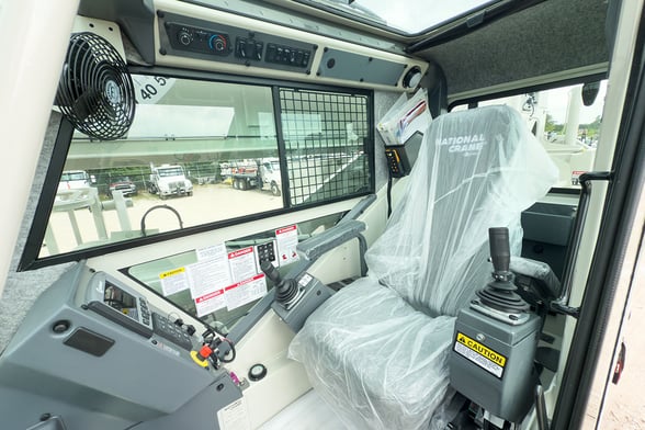 New National NBT55L on New Peterbilt 567