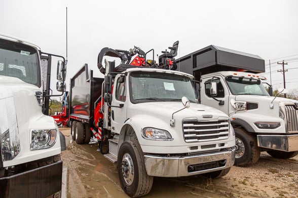 New Fassi F145AZ.0.22 TS on New Freightliner M2 106 Plus