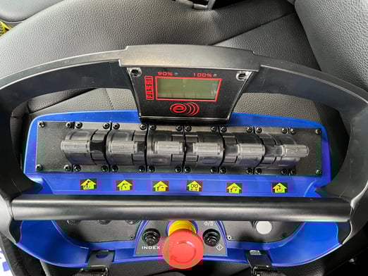 New Fassi F425SE.04 on New Freightliner 114SD Plus