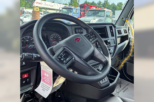 New IMT 12000 Dominator III Service body on New Peterbilt 536