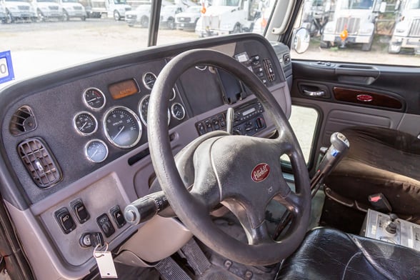 Used 2012 National NBT45103 on Used 2012 Peterbilt 367