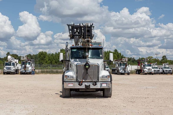 New National NBT55L on New Peterbilt 567