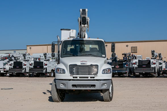 New Versalift VN-555-MHI on New Freightliner M2 106