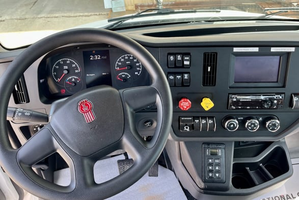 Used 2024 National 13110A on Used 2024 Kenworth T480