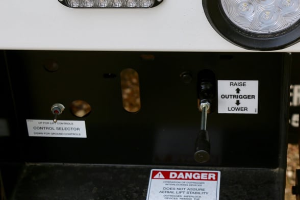 Used 2018 Versalift VST-40-I on Used 2019 Ram 5500