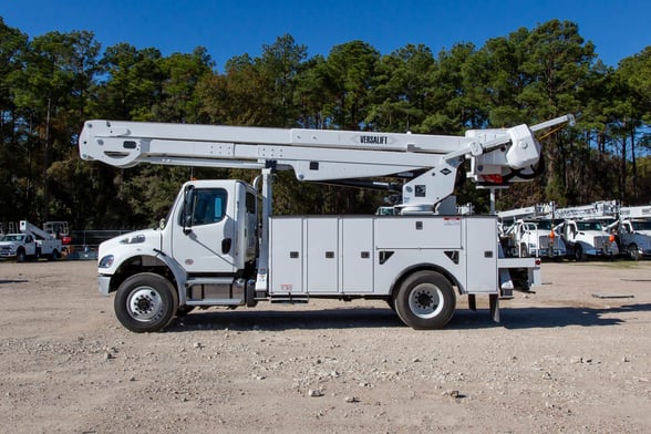 Used 2023 Versalift VN-555-MHI on Used 2024 Freightliner M2 106