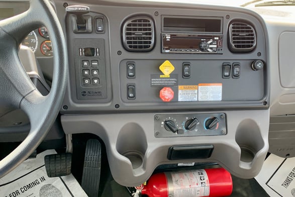 Used 2020 Versalift VST-6000-MHI-03 on Used 2020 Freightliner M2 106