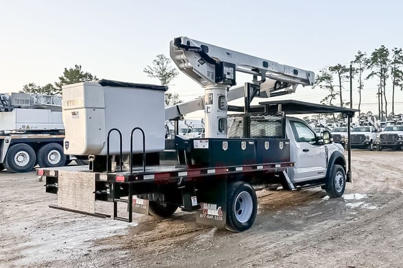 Used 2022 Versalift VST-52-MHI on Used 2023 Ford F-600