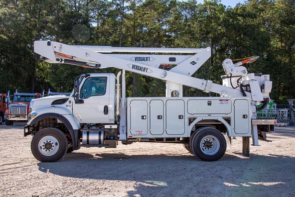 Used 2022 Versalift VST-6000-MHI-04 on Used 2023 International HV507