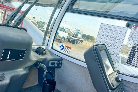 Used 2018 Manitex 40124SHL on Used 2019 Western Star 4700SB