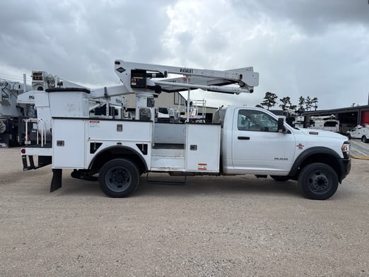 Used 2019 Versalift SST-40-EIH on Used 2019 Ram 5500