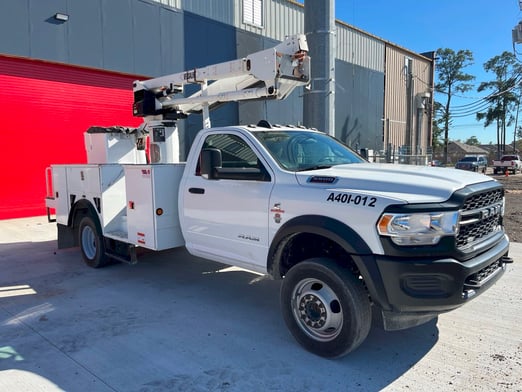 Used 2019 Versalift SST-40-EIH on Used 2019 Ram 5500