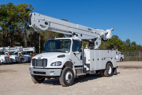Used 2023 Versalift VN-555-MHI on Used 2024 Freightliner M2 106