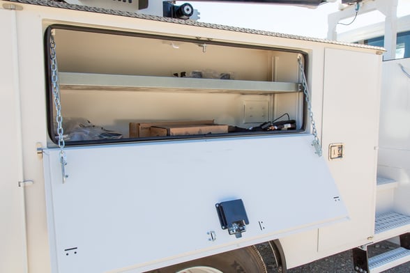 Used 2023 Versalift VN-555-MHI on Used 2024 Freightliner M2 106