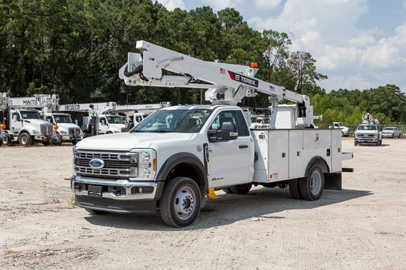 Used 2025 Terex Hi-Ranger LT40 on Ford