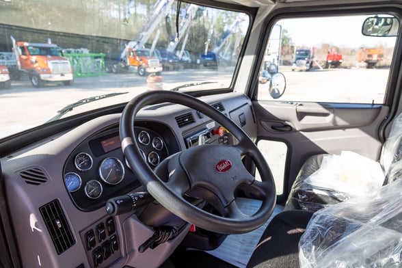 Used 2022 National 13110A on Used 2023 Peterbilt 348