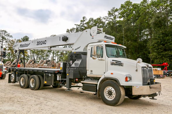 Used 2019 Manitex 35124C on Used 2018 Western Star 4700SB