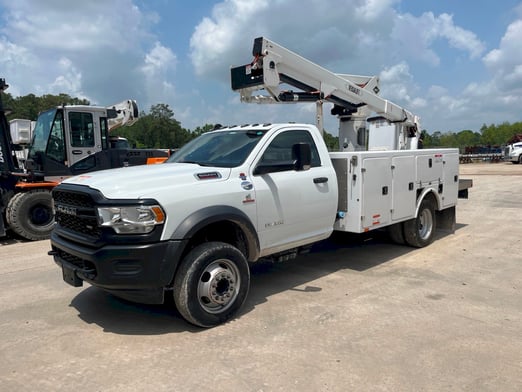 Used 2022 Versalift SST-40-EIH on Used 2022 Ram 5500