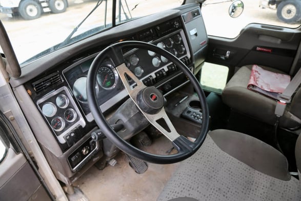 Used 2016 Terex Crossover 8000 on Used 2016 Kenworth T800