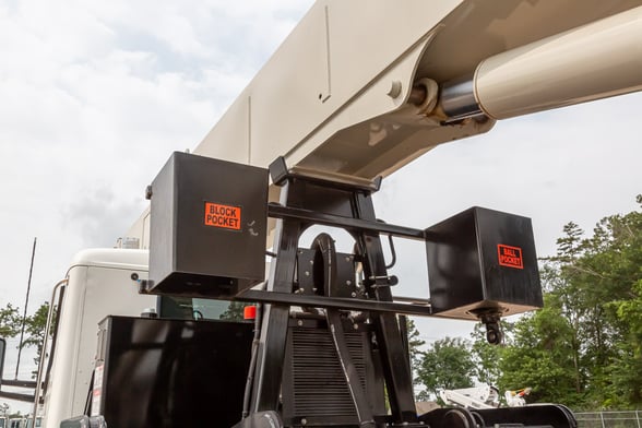 Used 2022 National 14127A on Used 2023 Kenworth T880