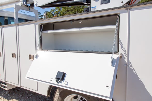 Used 2023 Versalift VN-555-MHI on Used 2024 Freightliner M2 106