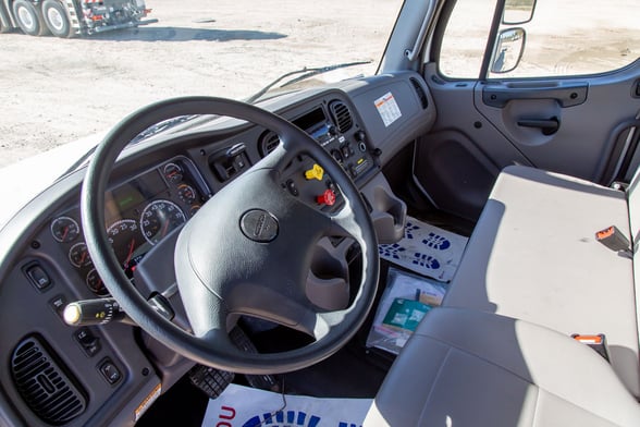 Used 2023 Versalift VN-555-MHI on Used 2024 Freightliner M2 106