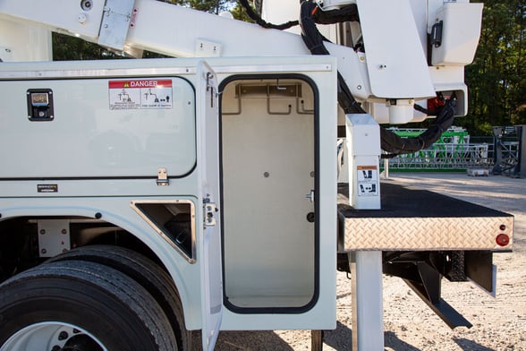 Used 2022 Versalift VST-6000-MHI-04 on Used 2023 International HV507