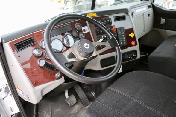 Used 2019 Manitex 35124C on Used 2018 Western Star 4700SB