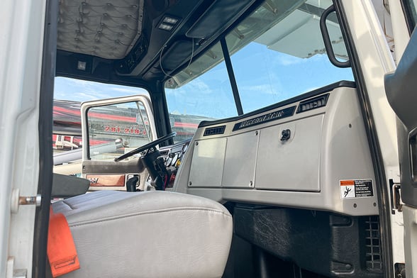 Used 2018 Manitex 40124SHL on Used 2019 Western Star 4700SB