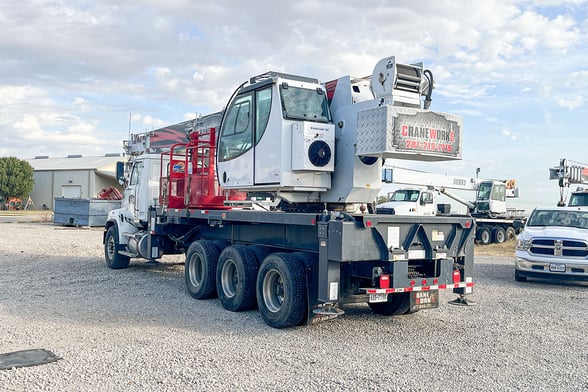 Used 2018 Manitex 40124SHL on Used 2019 Western Star 4700SB
